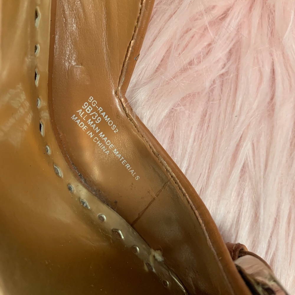 Woman’s BCBG wedges - Picture 7 of 8